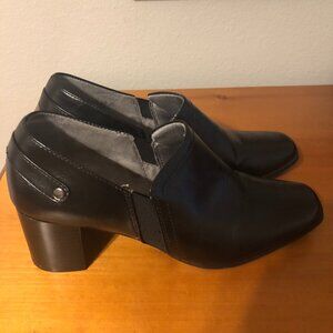 Lifestride Shannon  8.5 loafers black (great condition)